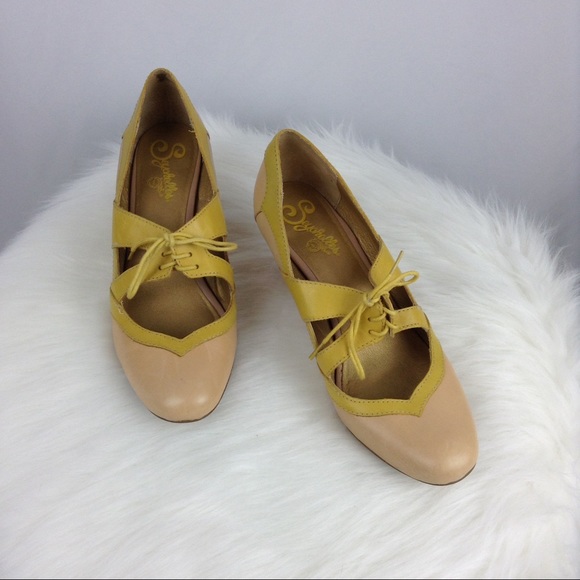 yellow oxford heels